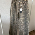 Wide Leg Leo Jeans